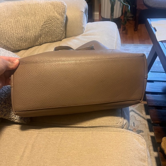 Cuyana Taupe Leather Tote Bag - Picture 5 of 5